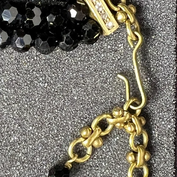 HEIDI DAUS "AN AFFAIR TO REMEMBER" 4 STRAND NECKLACE & EARRINGS SET Black & Red - Picture 9 of 14